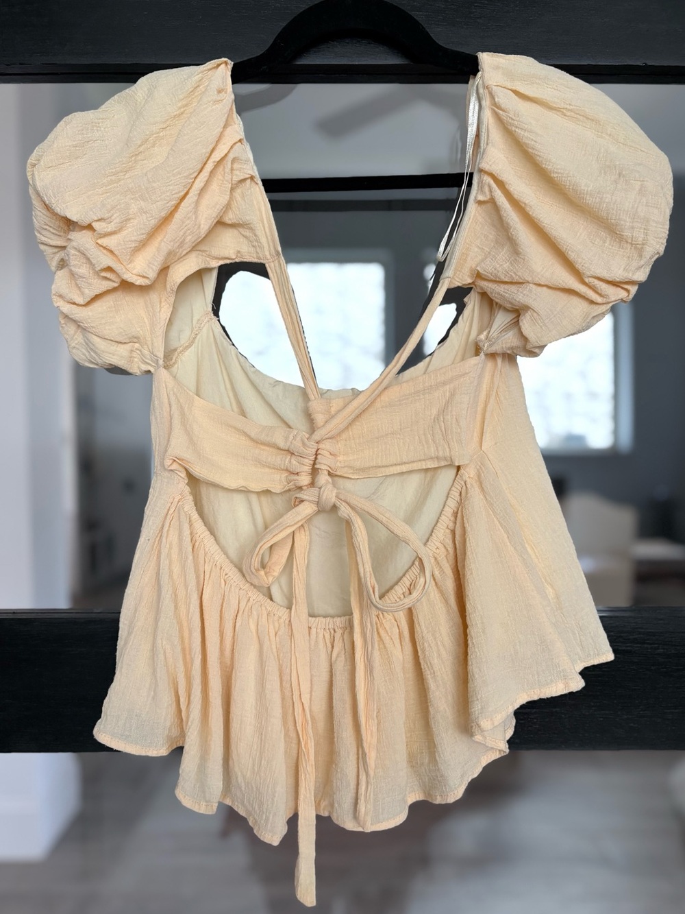 ASTR The Label Yellow Puff Sleeve Open Back Peplum Top Revolve Nordstrom - Small - Picture 5 of 9